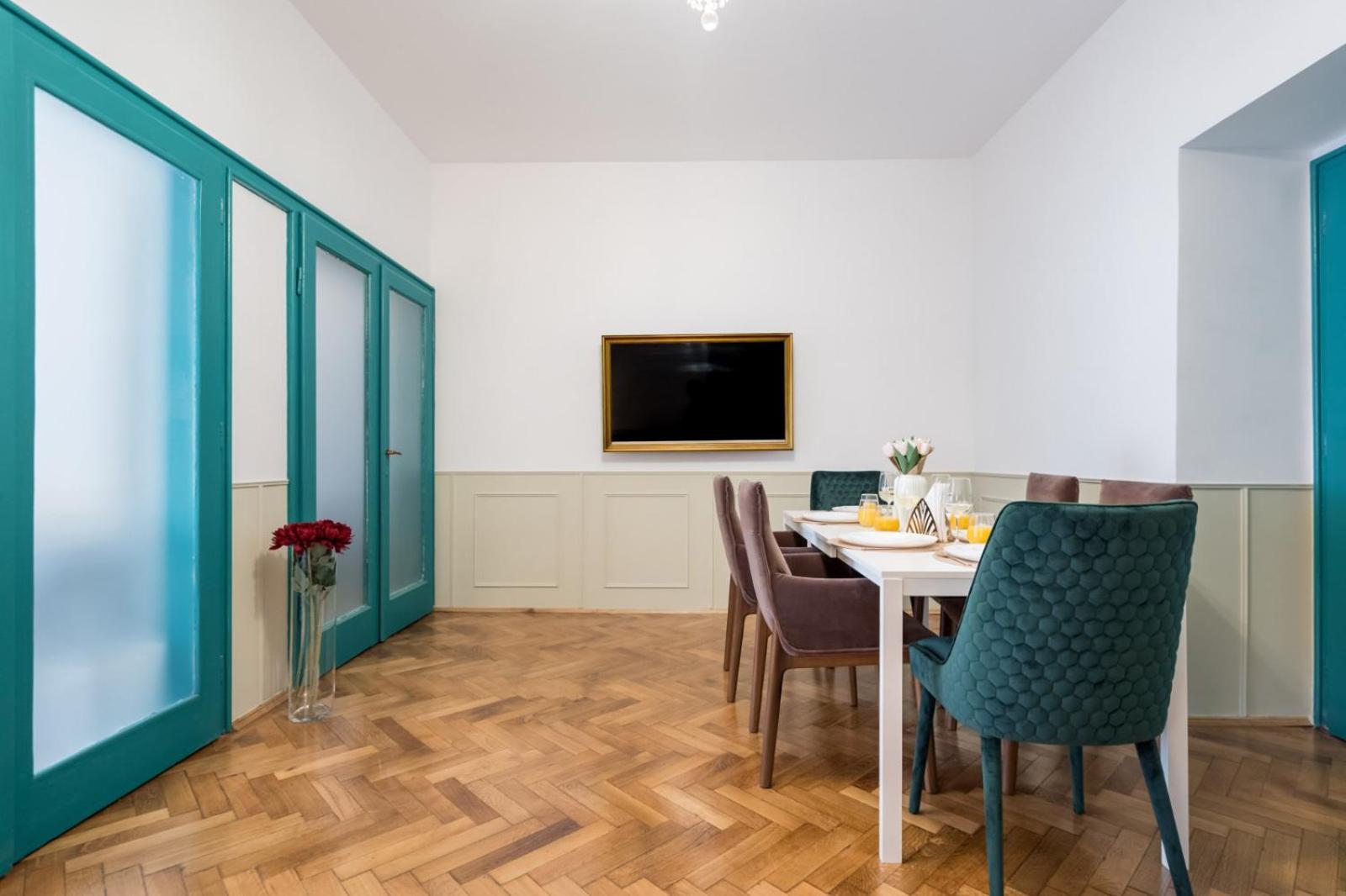 Highline Downtown Residences 6 Persons Family Apartment Бухарест Экстерьер фото