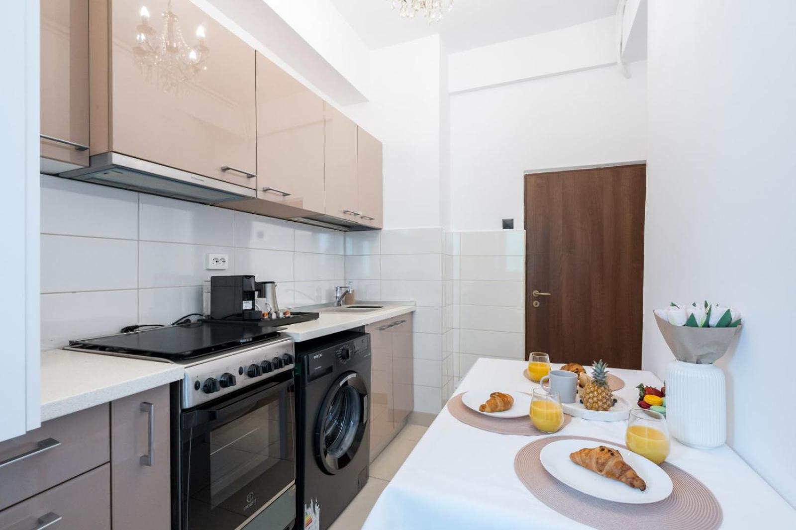 Highline Downtown Residences 6 Persons Family Apartment Бухарест Экстерьер фото