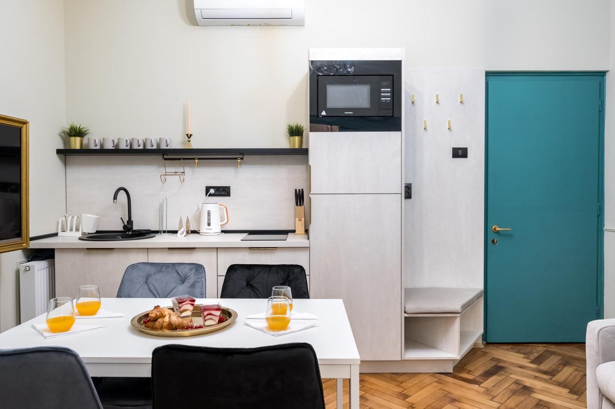 Highline Downtown Residences 6 Persons Family Apartment Бухарест Экстерьер фото