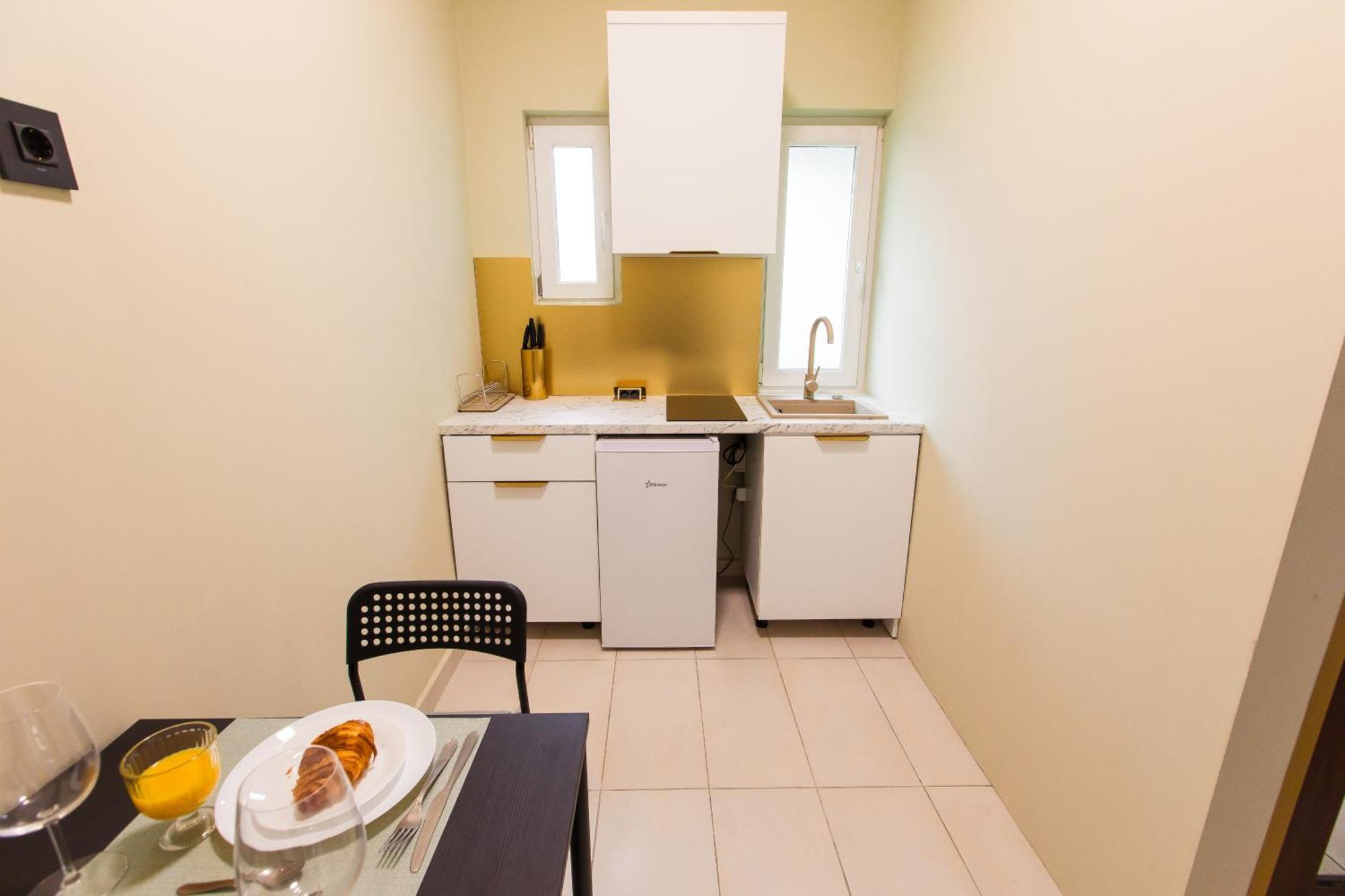 Highline Downtown Residences 6 Persons Family Apartment Бухарест Экстерьер фото