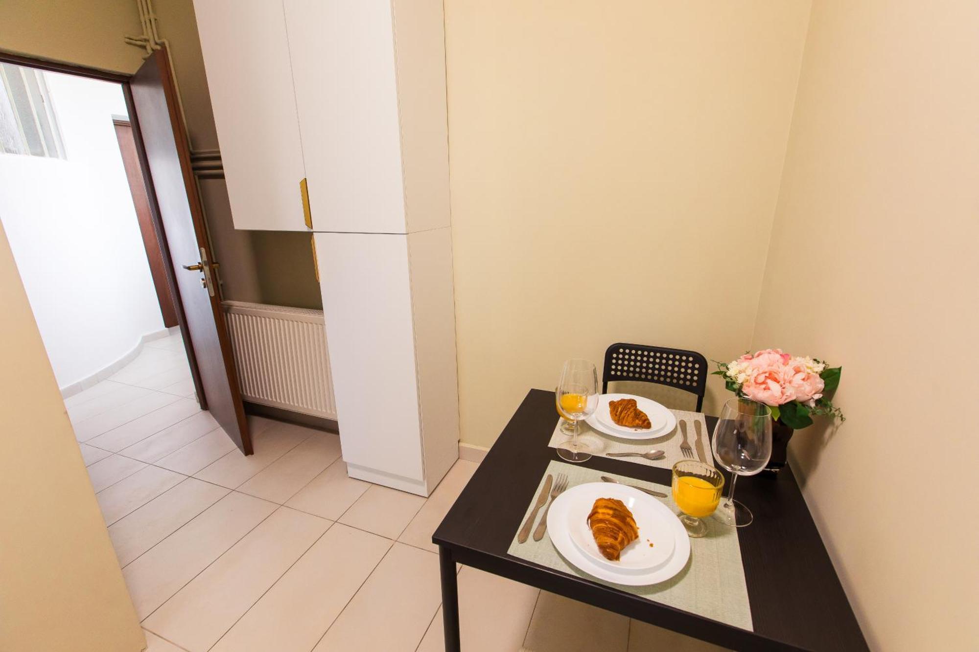 Highline Downtown Residences 6 Persons Family Apartment Бухарест Экстерьер фото